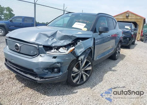 2021 Volvo Xc40 Recharge Pure Electric P8 z USA, uszkodzony, nr VIN YV4ED3UR8M2565124